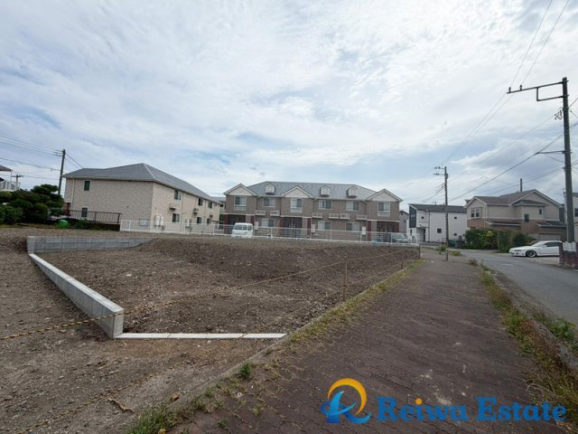 売地　高座郡寒川町倉　全3区画の前面道路含む現地写真