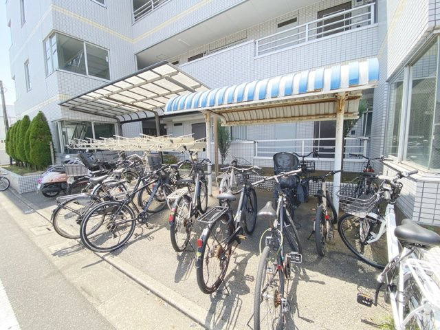 フラワーパークのその他共用部分|駐輪スペースです☆