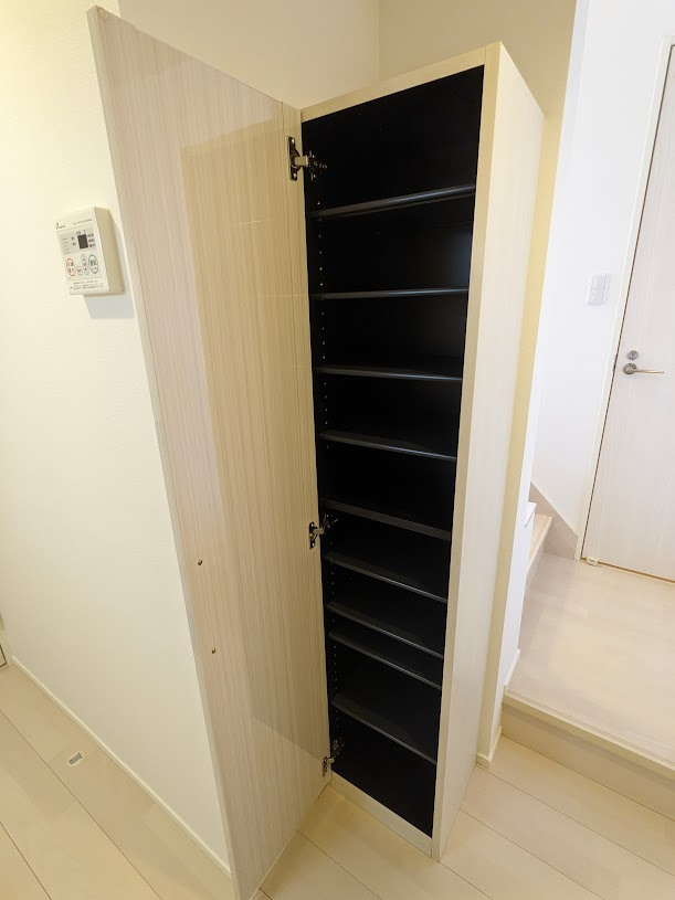 ハーモニーテラス大杉町Ⅲの玄関|シューズボックス