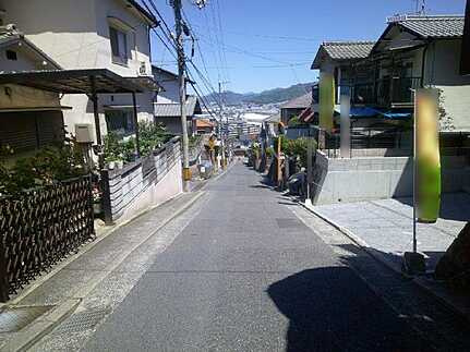 安芸区矢野西３丁目の前面道路含む現地写真