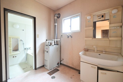 【独立洗面台】 | 黒石市青山 平屋3K中古住宅・土地70坪・シッター車庫付き