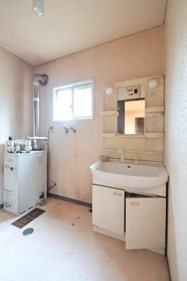 【脱衣所】 | 黒石市青山 平屋3K中古住宅・土地70坪・シッター車庫付き