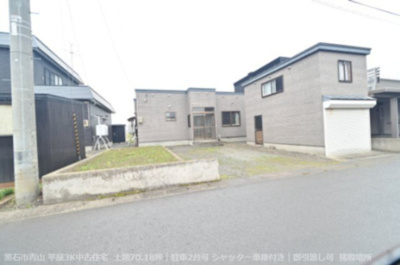 【外観】 | 黒石市青山 平屋3K中古住宅・土地70坪・シッター車庫付き | 黒石市青山平屋3K中古住宅土地70.18坪｜駐車2台可シャッター車庫付き｜即引渡し可 猪股地所
