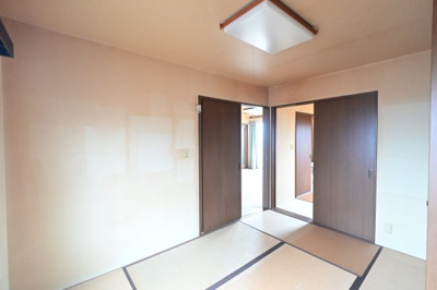 【和室】 | 黒石市青山 平屋3K中古住宅・土地70坪・シッター車庫付き | 7帖
