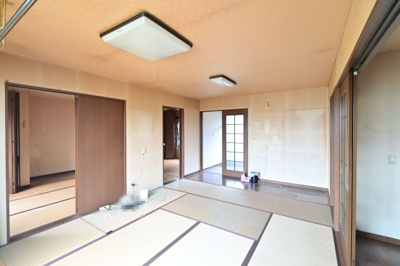 【居間・リビング】 | 黒石市青山 平屋3K中古住宅・土地70坪・シッター車庫付き