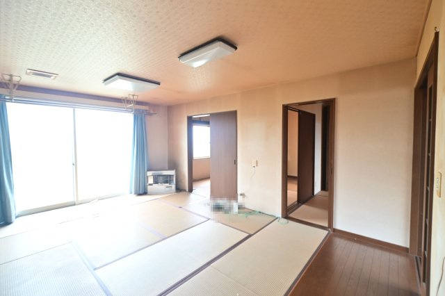 【居間・リビング】 | 黒石市青山 平屋3K中古住宅・土地70坪・シッター車庫付き