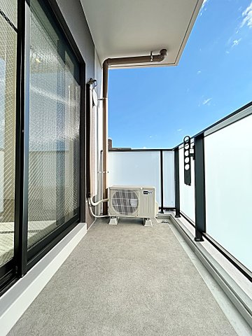 BLESTON COURT MIZUHOUNDOJOHIGASHIのバルコニー