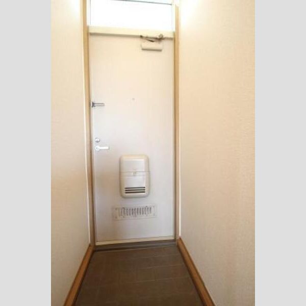ルミエールＡの玄関
