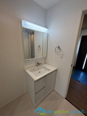 平塚市東八幡6期　新築戸建　全3棟3号棟の独立洗面台