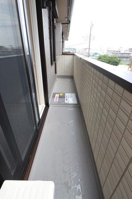 プレジール南柏のバルコニー|外からの目が気にならないバルコニーで洗濯物が干せます