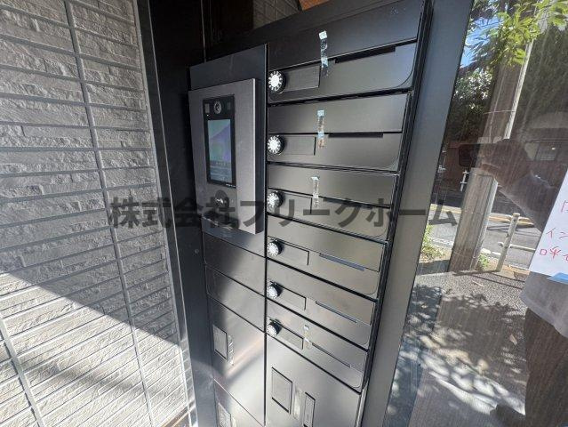 武蔵野市吉祥寺本町３丁目のアパートのエントランス
