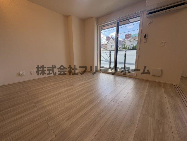 武蔵野市吉祥寺本町３丁目のアパートの居間・リビング