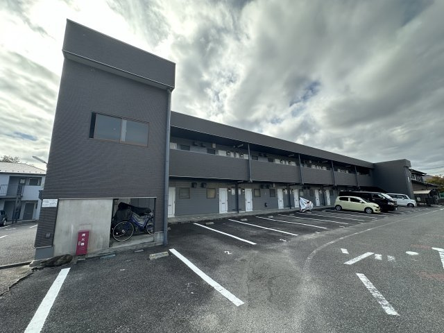 青木ヒルズαー１の駐車場