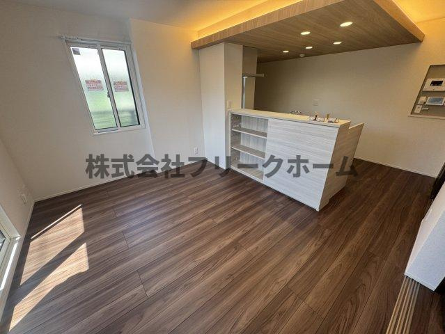 武蔵野市吉祥寺本町３丁目のアパートの居間・リビング