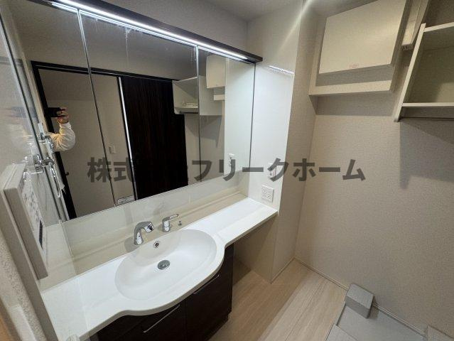 武蔵野市吉祥寺本町３丁目のアパートの洗面所