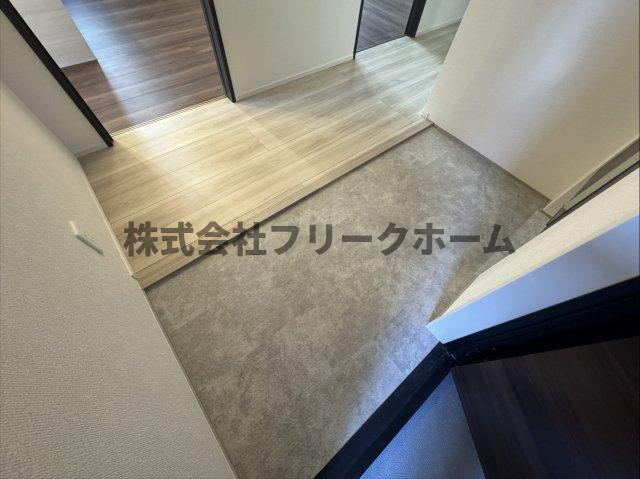 武蔵野市吉祥寺本町３丁目のアパートの玄関