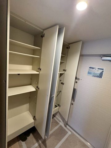 ヴァンデュール泉が丘の玄関