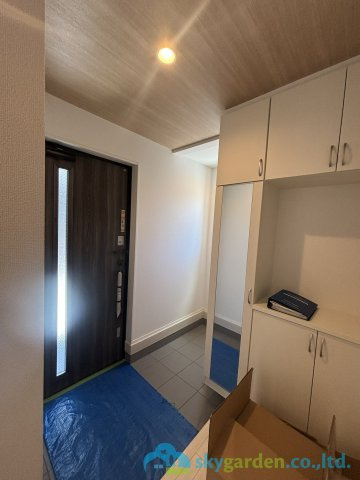 平塚市東八幡6期　新築戸建　全3棟2号棟の玄関