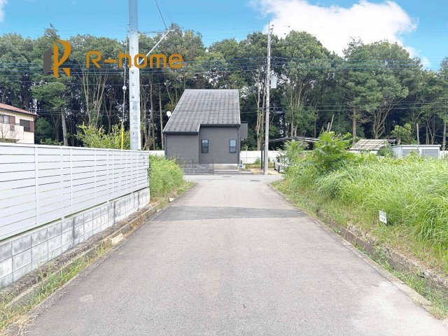 つくば市安食第2　新築戸建て　1号棟の前面道路含む現地写真|『今から見たい！』大歓迎です♪
お気軽にＲ－ｈomeまでお問い合わせください。