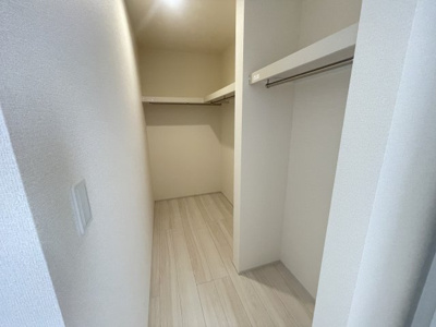 【収納】 | 南城市大里高平（全3棟）2号棟 | 2号棟　洋室7.7帖＋大容量WIC付き♪