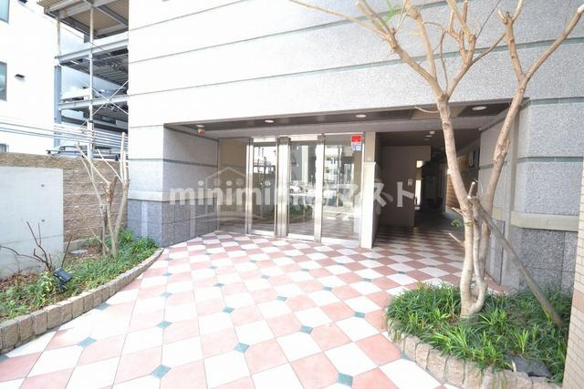ADW Residence肥後橋のエントランス