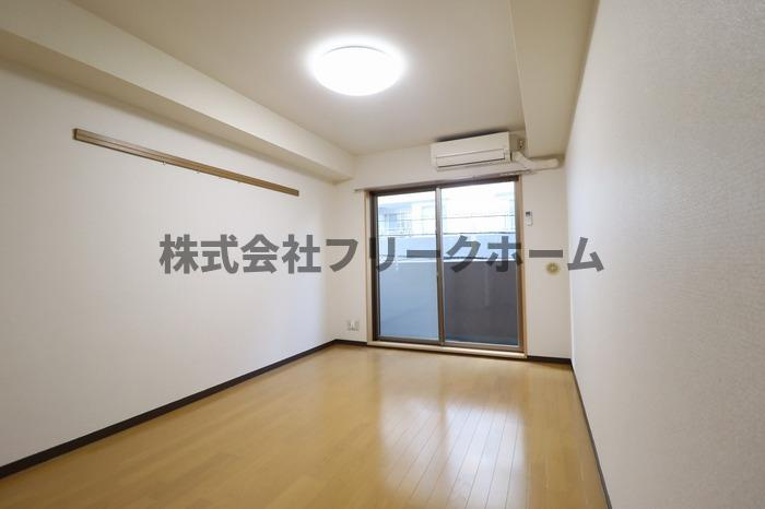 武蔵野市吉祥寺本町１丁目の賃貸マンションの居間・リビング