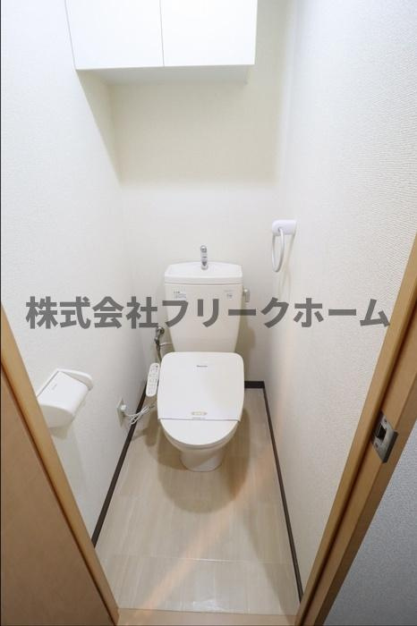 武蔵野市吉祥寺本町１丁目の賃貸マンションのトイレ