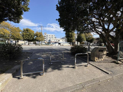  | 六浦西第二公園まで421m 