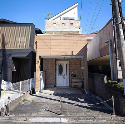  | 広々とした駐車場に加え、便利… 
