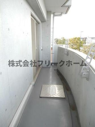 三鷹市北野２丁目の賃貸マンションのバルコニー