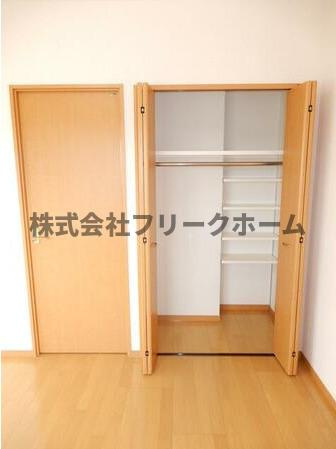 三鷹市北野２丁目の賃貸マンションの収納