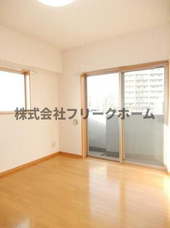 三鷹市北野２丁目の賃貸マンションの居間・リビング