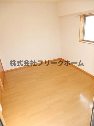 三鷹市北野２丁目の賃貸マンションの寝室