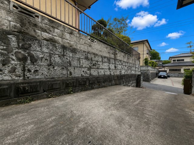 Grace Living いわき｜常磐下湯長谷町一町田　中古戸建の駐車場|マイホームなら駐車場代がかかりません。しかも、自宅の駐車場で洗車ができます！今までコイン洗車に行っていた手間も省けて、節約にもつながります(^^♪
