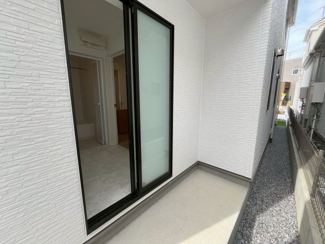 沖縄市東1丁目新築戸建て A号棟のバルコニー