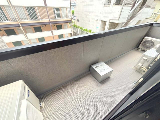 オカバ八王子堀之内ヘーベルメゾンのバルコニー