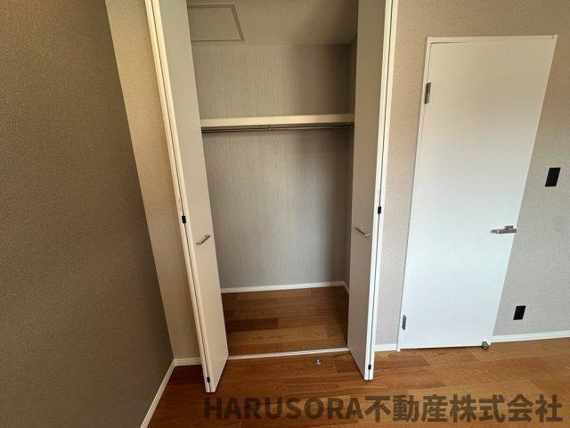 枚方市出口５丁目　３階建の収納