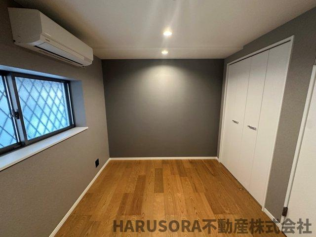 枚方市出口５丁目　３階建の寝室