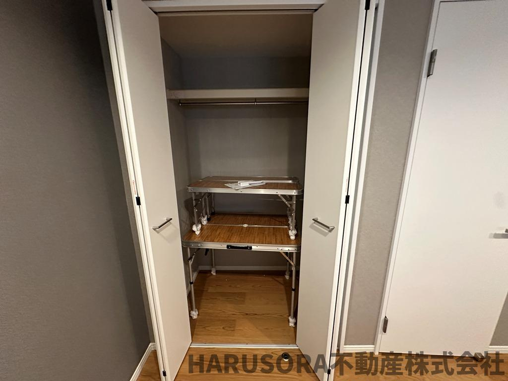 枚方市出口５丁目　３階建の収納