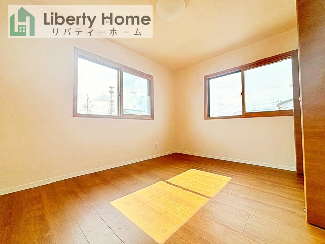 古河市上辺見　中古戸建の洋室