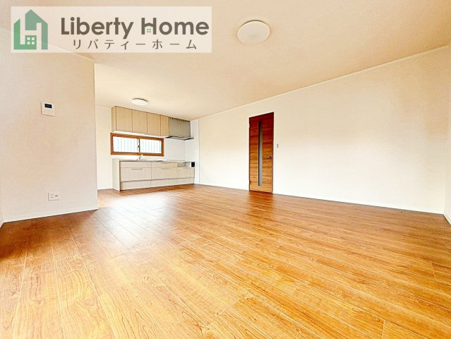 古河市上辺見　中古戸建の居間・リビング