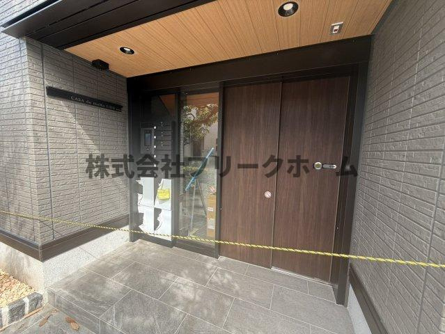 武蔵野市吉祥寺本町３丁目のアパートのエントランス