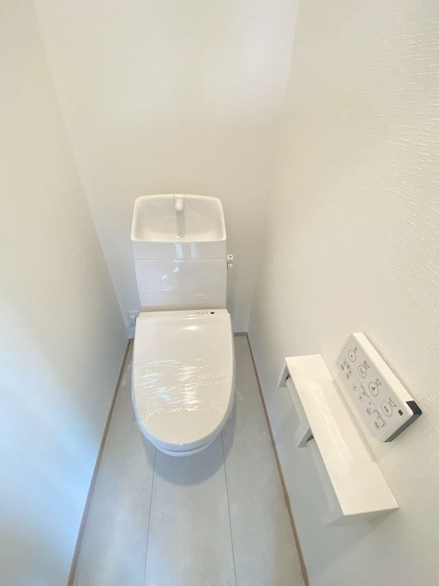 明石市大久保町高丘１丁目　新築戸建のトイレ