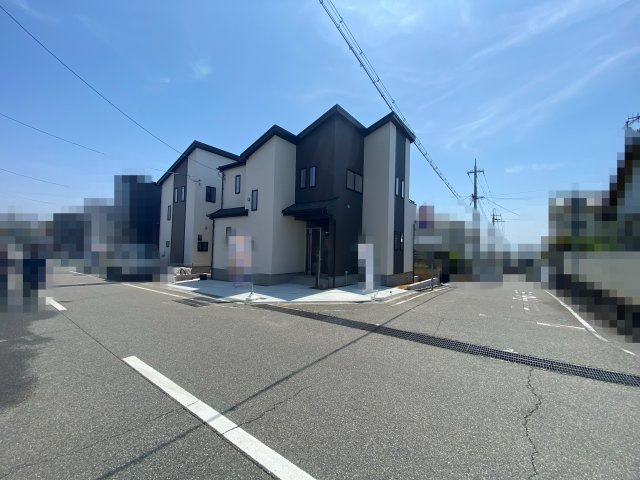 明石市大久保町高丘１丁目　新築戸建の前面道路含む現地写真