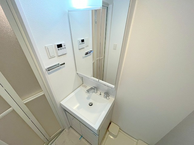 S-RESIDENCE三国WESTの洗面所