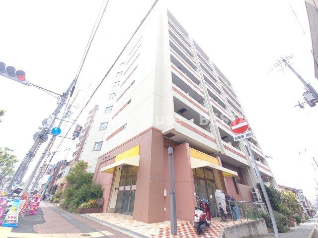 ベルフェリーク新神戸の外観