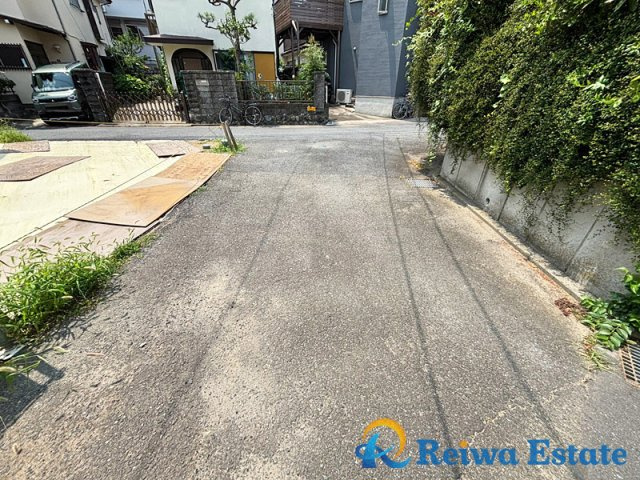 新築戸建　茅ヶ崎市平和町の前面道路含む現地写真