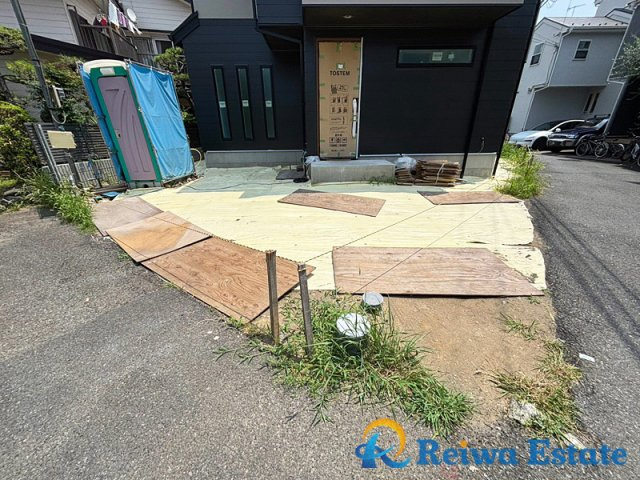 新築戸建　茅ヶ崎市平和町の駐車場