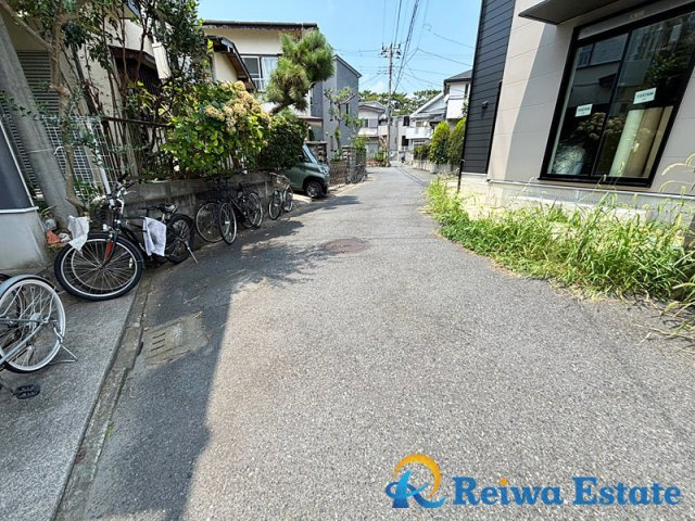 新築戸建　茅ヶ崎市平和町の前面道路含む現地写真
