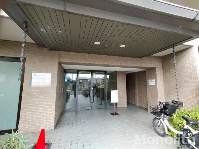 サバービア泉大津のエントランス